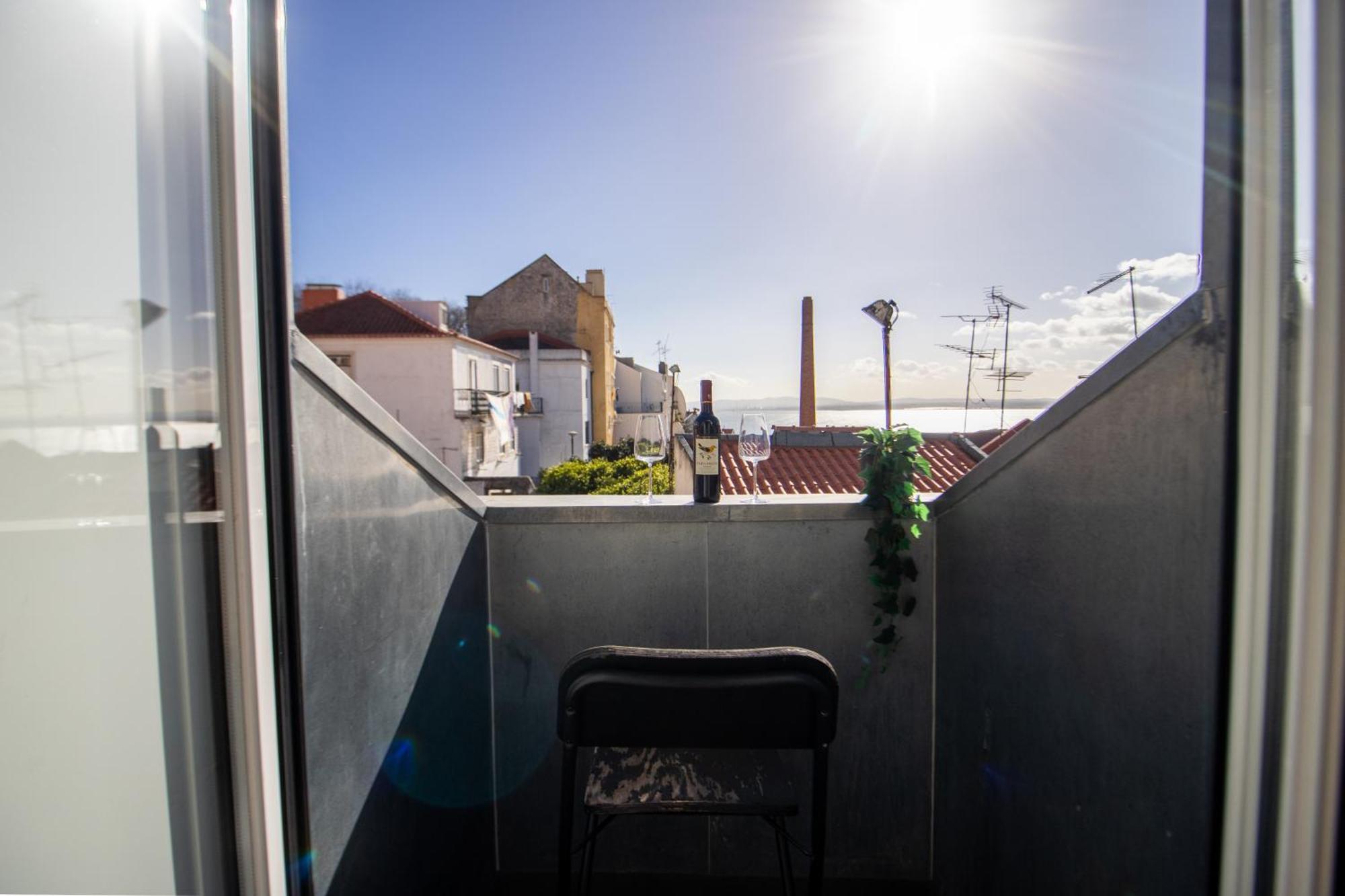 Estudio con vista al océano